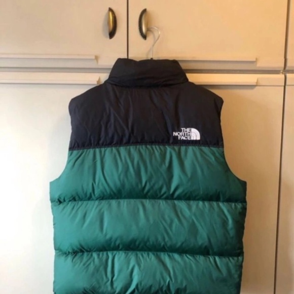 The North Face Puffer Vest jacket - Picture 2 of 4